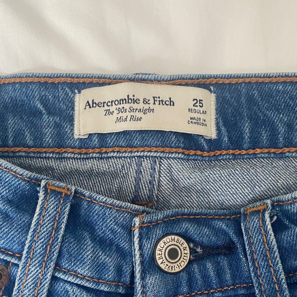 Abercrombie & Fitch Mid Rise Blue Jeans